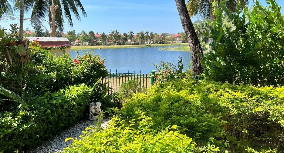 Reihenhaus zum Kauf mit 4 Zimmer in Thalang, Phuket