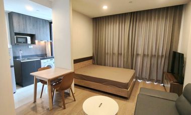 Wohnung zur Miete mit Studio in Bang Rak, Bangkok