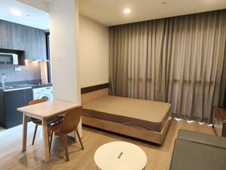 À louer studio condo à Bang Rak, Bangkok