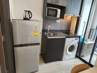 À louer studio condo à Bang Rak, Bangkok