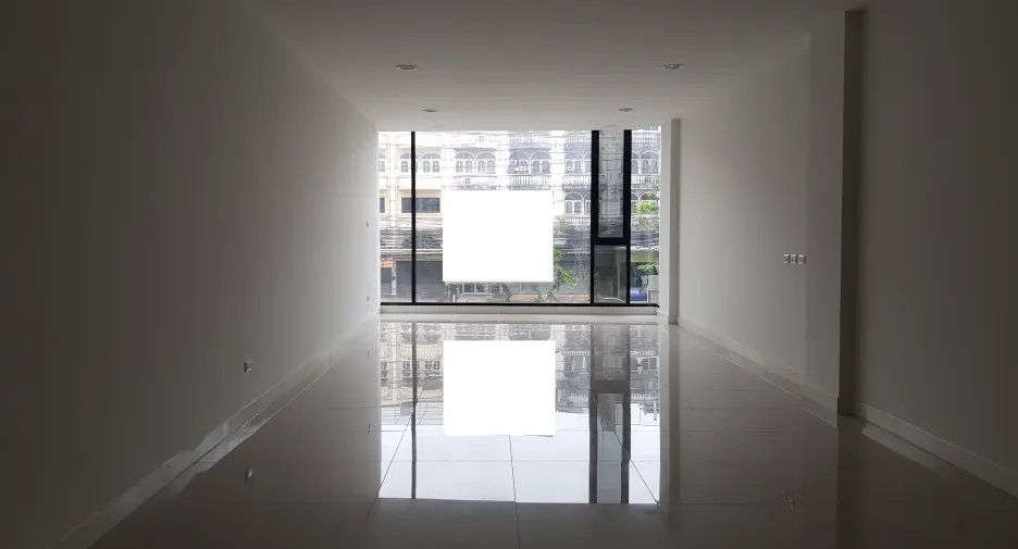 Gewerbefläche zum Kauf und zur Miete in Phra Khanong, Bangkok