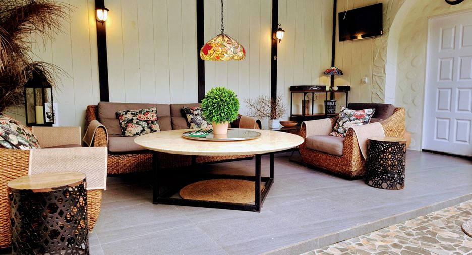 For rent 3 bedrooms villa in Mueang Phuket, Phuket