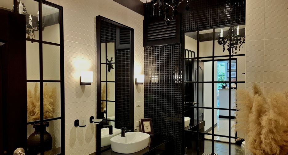 For rent 3 bedrooms villa in Mueang Phuket, Phuket