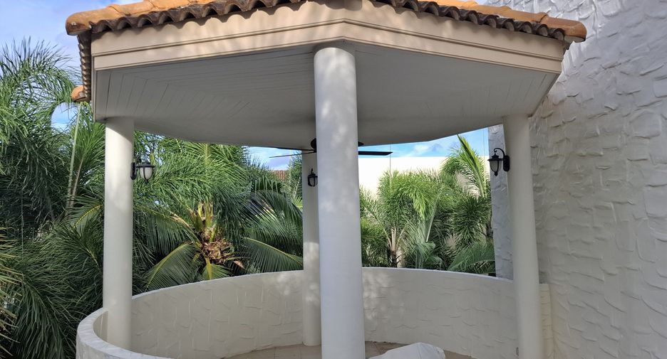 For rent 3 bedrooms villa in Mueang Phuket, Phuket