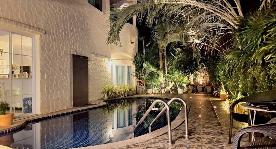 For rent 3 bedrooms villa in Mueang Phuket, Phuket