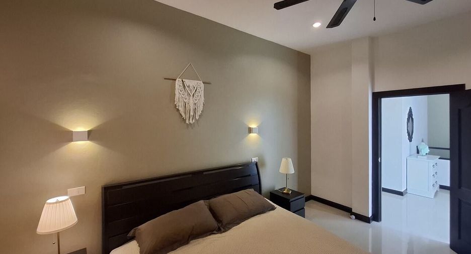 For rent 3 bedrooms villa in Mueang Phuket, Phuket