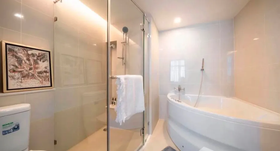 Condo en venta y en alquiler de 2 habitaciones en Khlong Toei, Bangkok