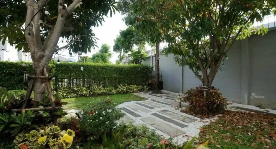 À louer 4 chambres maison à Bang Phli, Samut Prakan