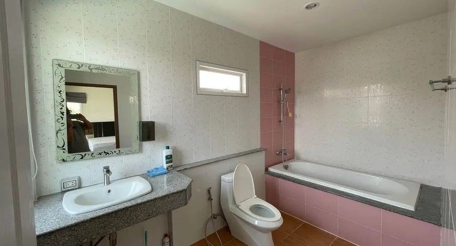 For rent 3 bedrooms house in Bang Lamung, Chonburi