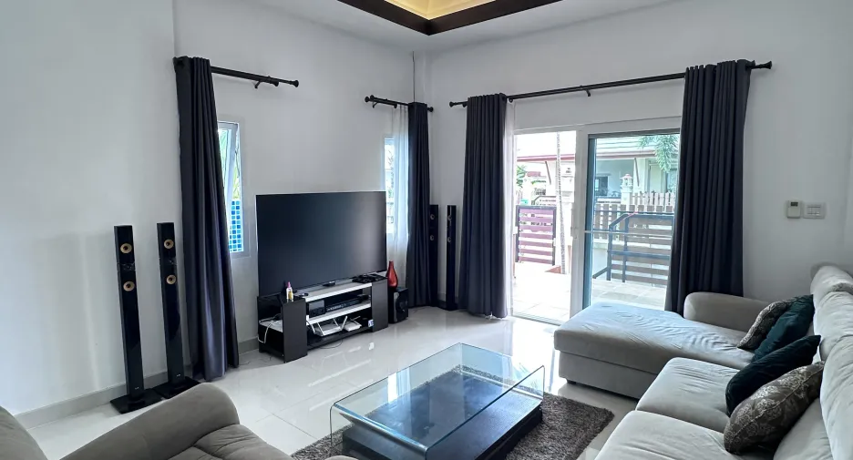 For rent 3 ベッドルーム villa in Huay Yai, Pattaya