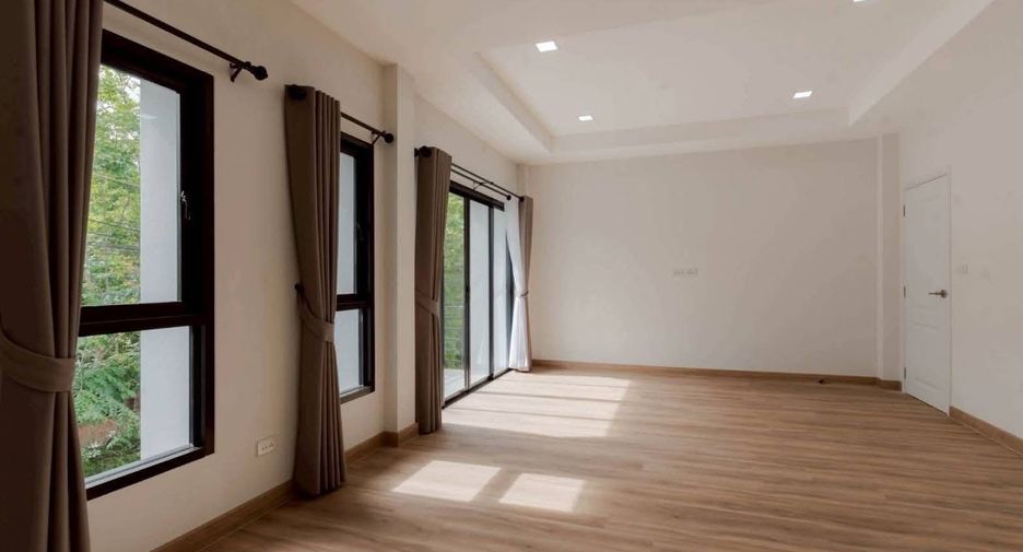 À vendre 3 chambres villa à San Kamphaeng, Chiang Mai