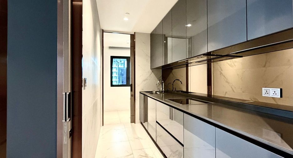 For sale and for rent 2 bedrooms condo in Khlong Toei, Bangkok
