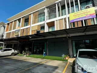 Casa adosada en venta de 4 habitaciones en Mueang Chiang Mai, Chiang Mai
