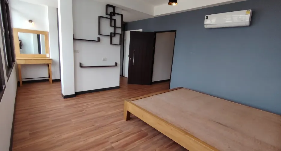 Reihenhaus zum Kauf mit 5 Zimmer in Hua Hin, Prachuap Khiri Khan