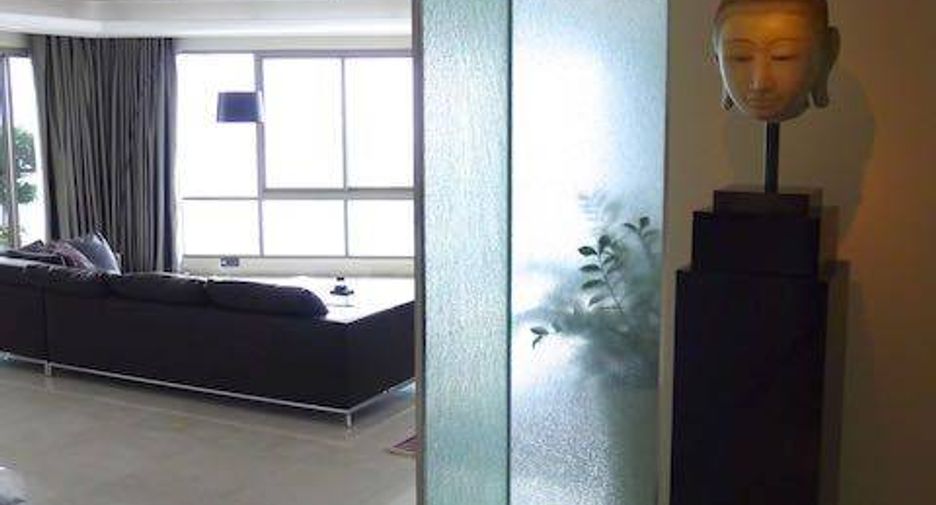 For sale 4 bedrooms condo in Khlong Toei, Bangkok