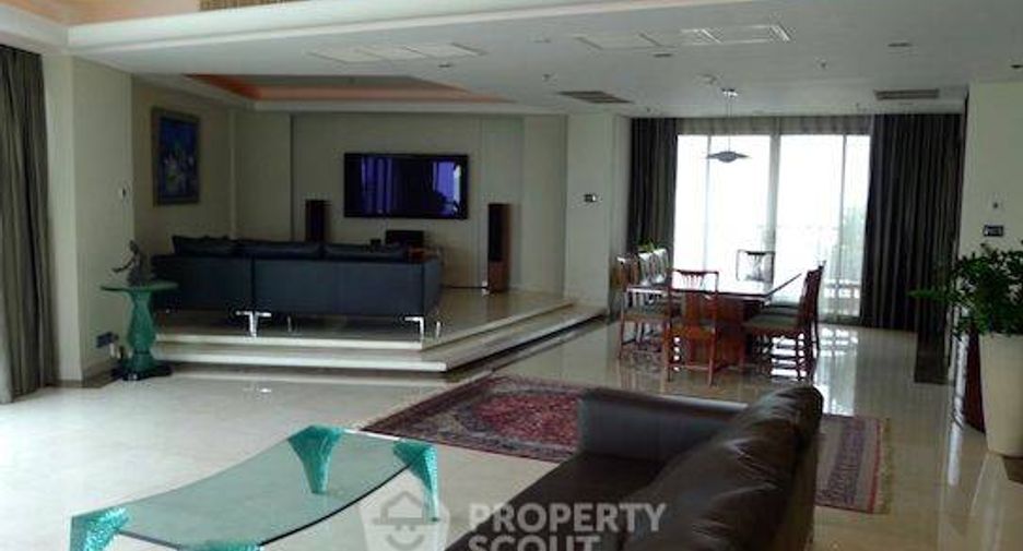 For sale 4 bedrooms condo in Khlong Toei, Bangkok