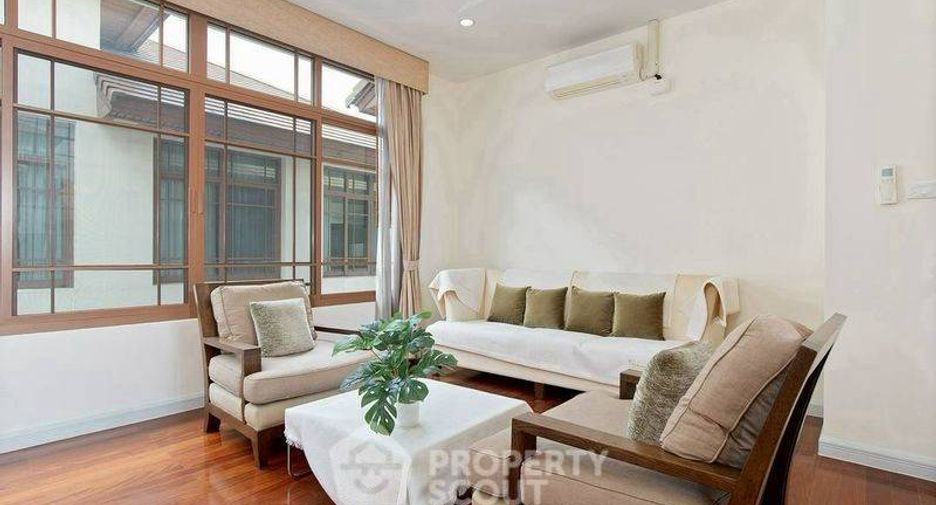 For rent and for sale 4 bedrooms house in Watthana, Bangkok