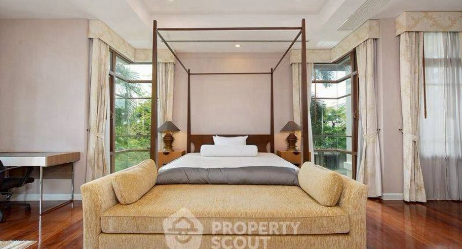 For rent and for sale 4 bedrooms house in Watthana, Bangkok