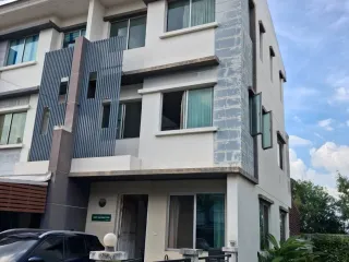 For sale 3 bedrooms townhouse in Bang Phli, Samut Prakan