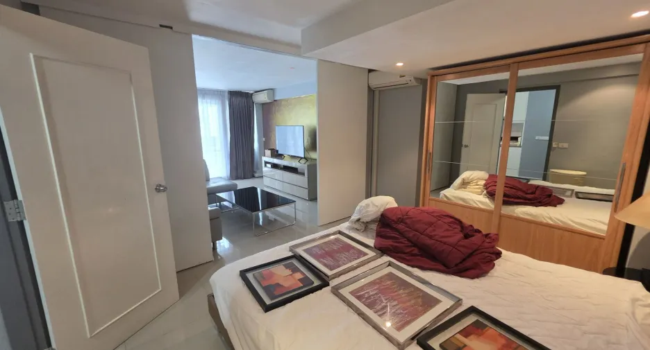For sale and for rent 3 bedrooms condo in Watthana, Bangkok