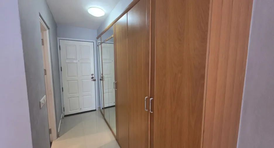 For sale and for rent 3 bedrooms condo in Watthana, Bangkok