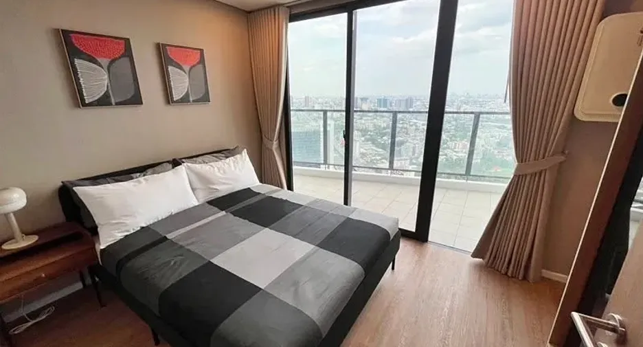 For rent 2 bedrooms condo in Huai Khwang, Bangkok