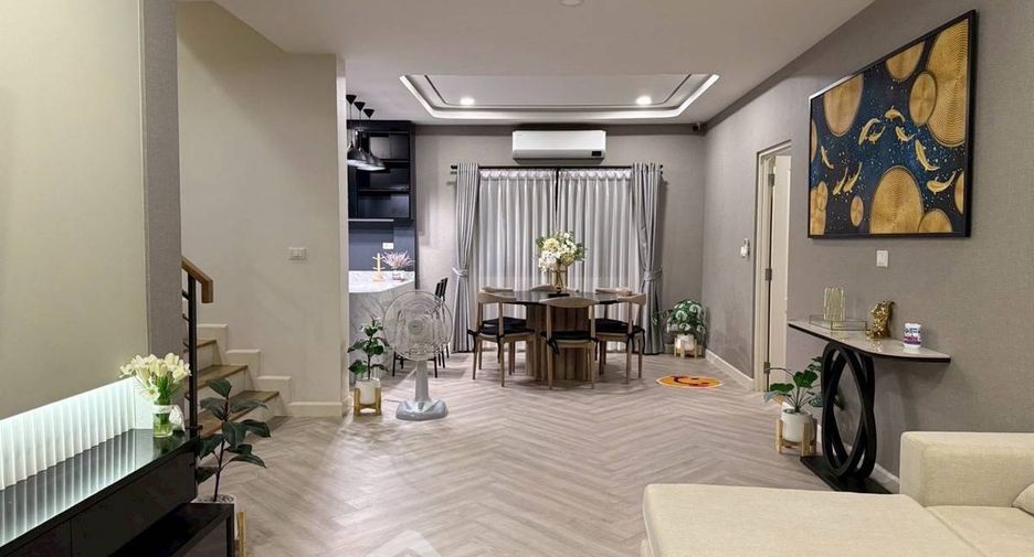 For rent and for sale 4 bedrooms house in Bang Khun Thian, Bangkok