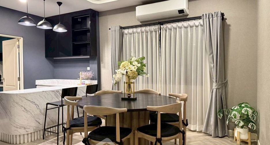 For rent and for sale 4 bedrooms house in Bang Khun Thian, Bangkok