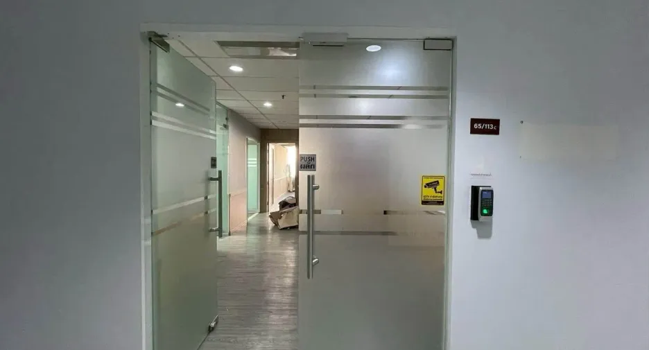 Oficina en alquiler en Huai Khwang, Bangkok