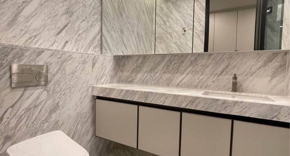 For sale 1 bed condo in Khlong Toei, Bangkok