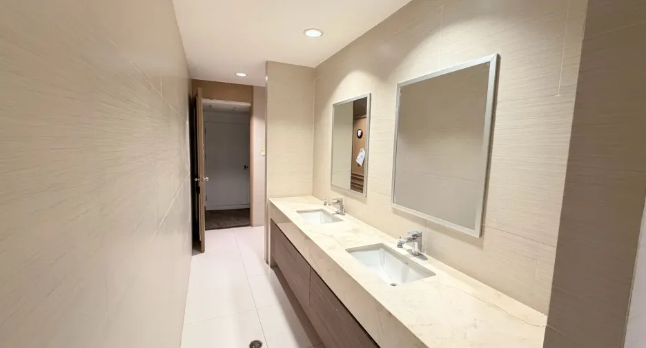 For rent office in Huai Khwang, Bangkok