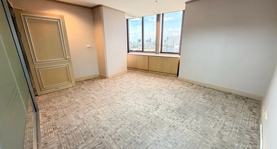 For rent office in Huai Khwang, Bangkok
