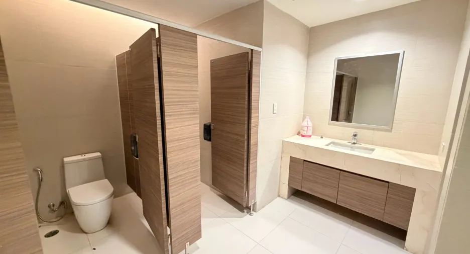 For rent office in Huai Khwang, Bangkok