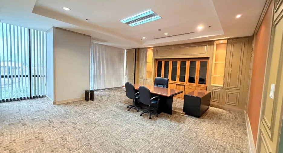 For rent office in Huai Khwang, Bangkok