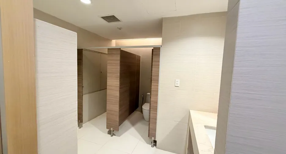 For rent office in Huai Khwang, Bangkok