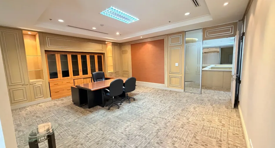 For rent office in Huai Khwang, Bangkok
