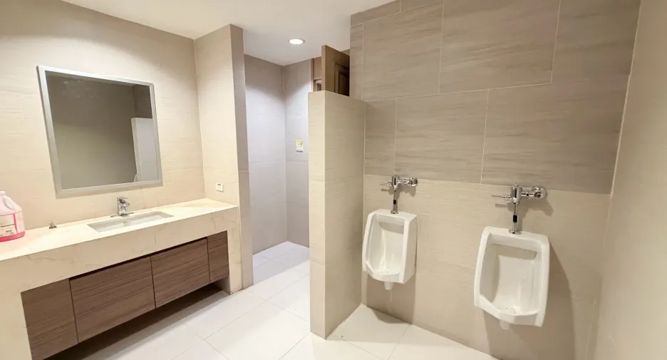 For rent office in Huai Khwang, Bangkok