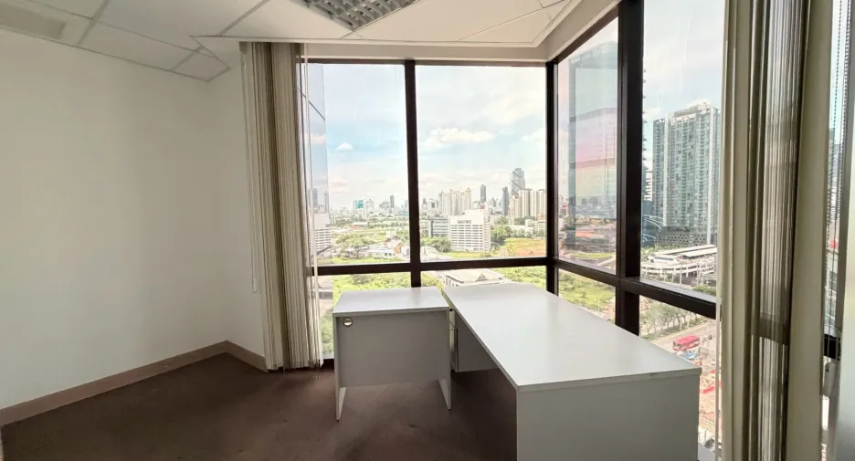 For rent office in Huai Khwang, Bangkok