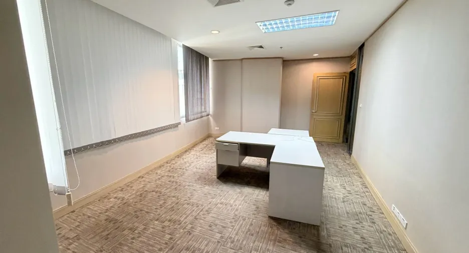 For rent office in Huai Khwang, Bangkok