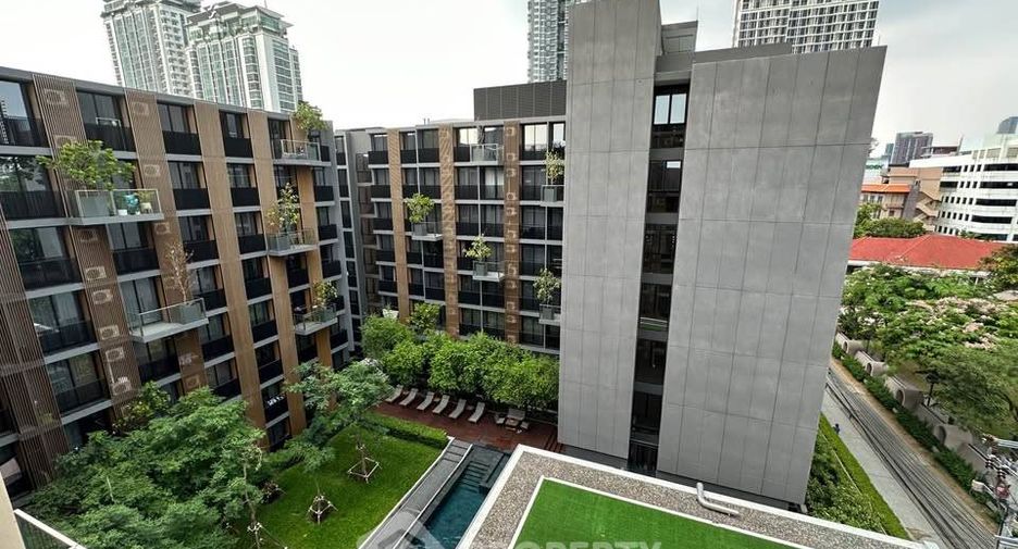 À louer et à vendre 1 chambre condo à Khlong Toei, Bangkok