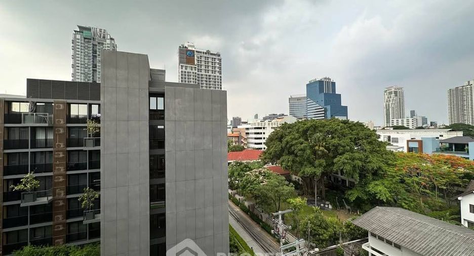 À louer et à vendre 1 chambre condo à Khlong Toei, Bangkok