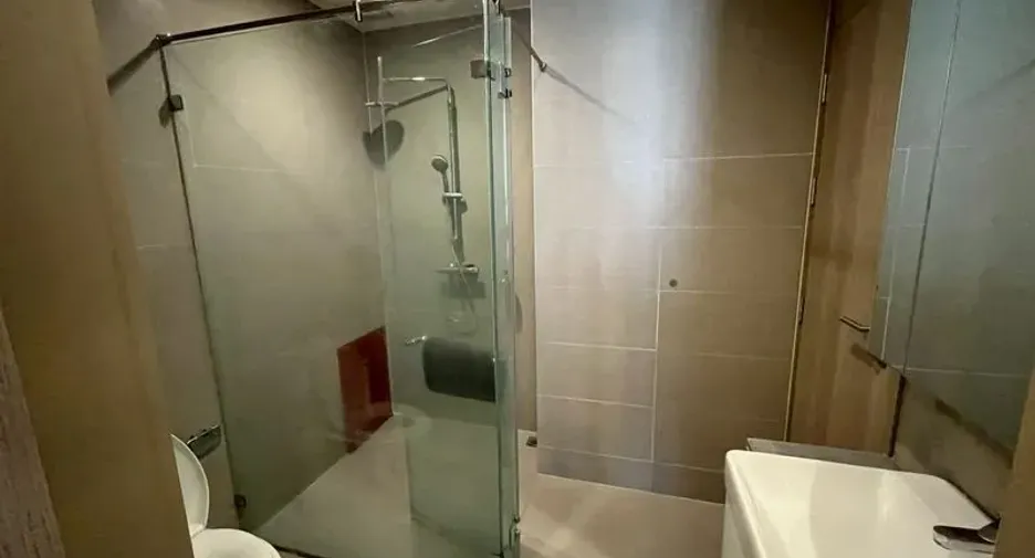 For rent 2 bedrooms condo in Pathum Wan, Bangkok