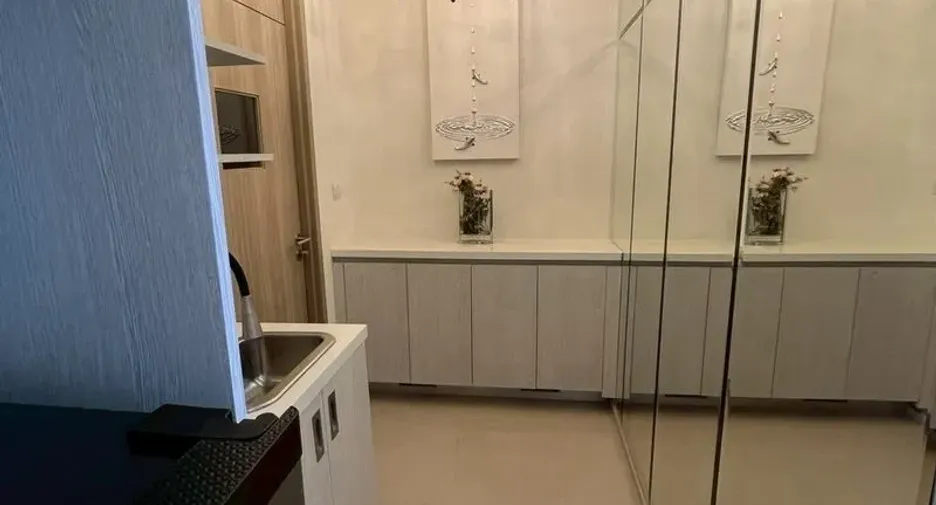 For rent 2 bedrooms condo in Pathum Wan, Bangkok