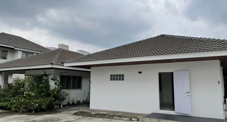 For rent 2 bedrooms house in Bang Kho Laem, Bangkok