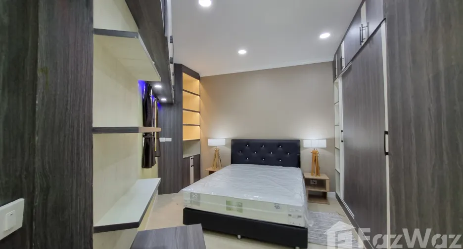For rent 2 bedrooms condo in Khlong Toei, Bangkok