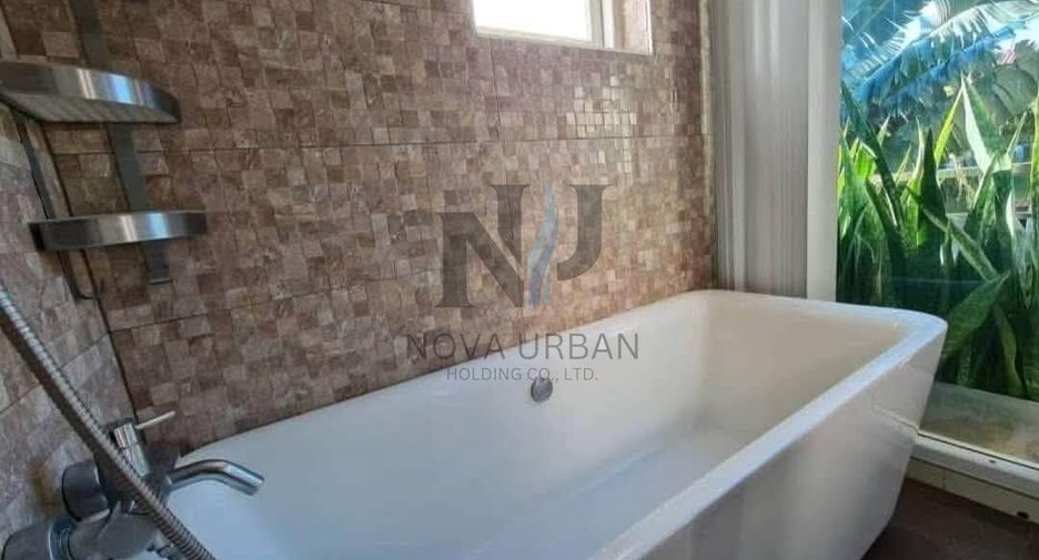 For sale and for rent 5 bedrooms house in Bang Lamung, Chonburi