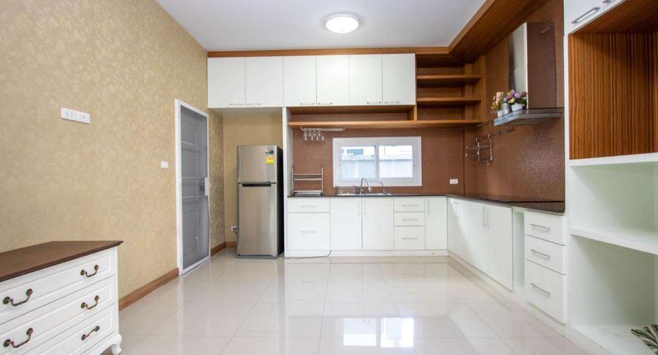 Casa en alquiler de 3 habitaciones en Hang Dong, Chiang Mai