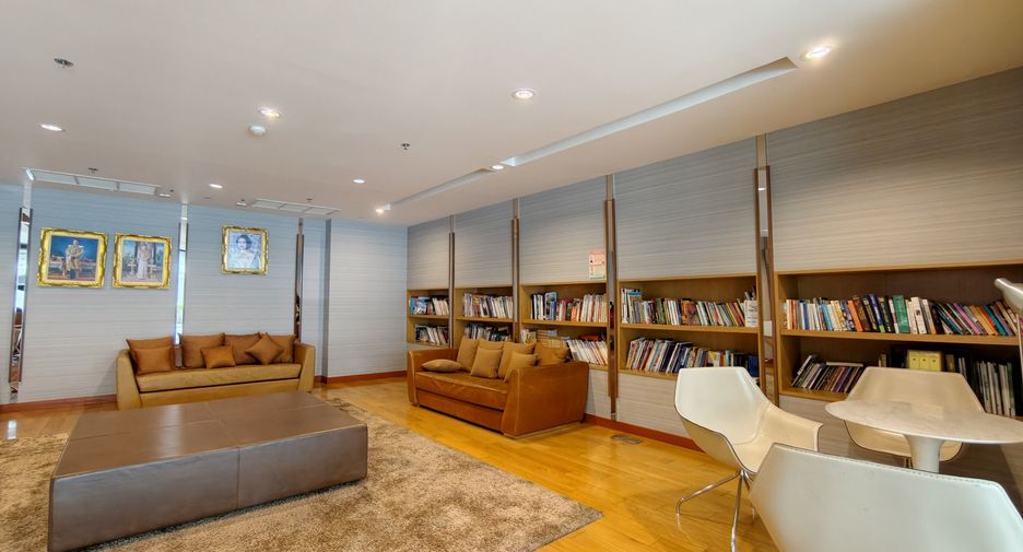 For rent 1 bed condo in Yan Nawa, Bangkok