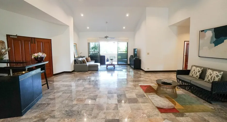 For rent 3 ベッドルーム apartment in Watthana, Bangkok
