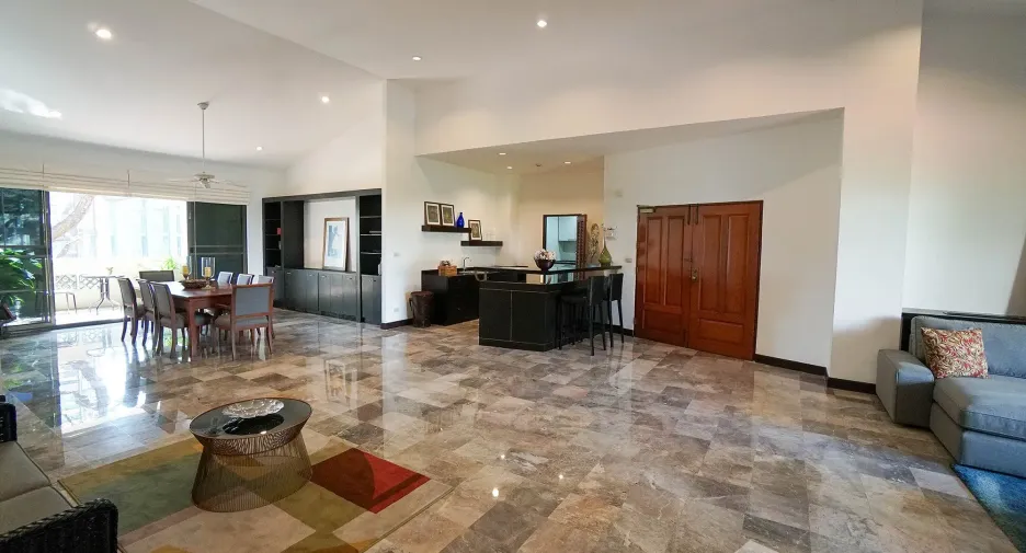 For rent 3 ベッドルーム apartment in Watthana, Bangkok